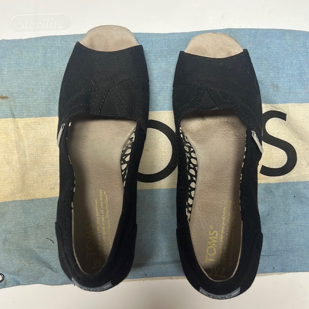 TOMS Wedges